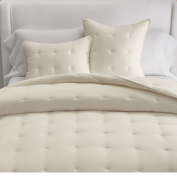 Pottery Barn White Comforter